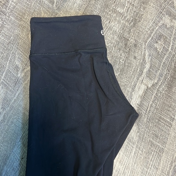 3/4 length capri lululemon leggings - Picture 4 of 5